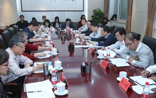 省委常委会召开会议 认真学习贯彻习近平总书记近期重要讲话精神 研究共同富裕示范区建设和促进就业立法工作